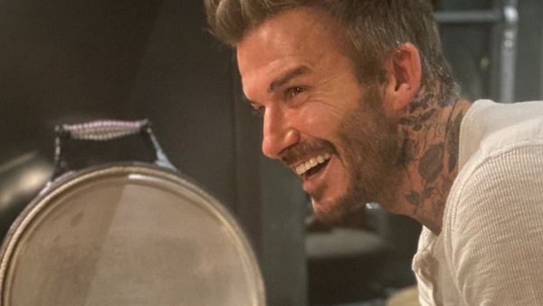 10 Gaya Keren David Beckham Saat Masak Bareng Chef hingga Harper Beckham!