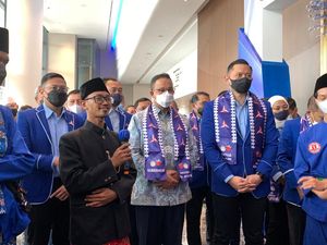 AHY Lantik Pengurus Baru DPD PD DKI, Anies Hadir Pakai Syal Demokrat