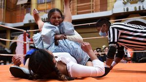 Aksi Gulat Wanita-wanita di Bolivia, Seperti Smackdown