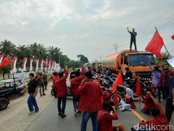 Blokir Jalan, Mahasiswa Demo Tolak Renovasi Rumdin Bupati Asahan Rp 2,2 M