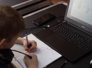 Curahan Hati Anak Ukraina yang Bersekolah di Tempat Pengungsian Curahan Hati Anak Ukraina yang Bersekolah di Tempat Pengungsian