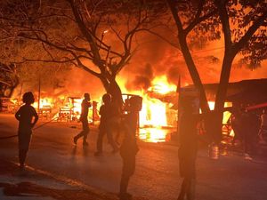 9 Kios BBM Ecer Terbakar di Kendari, 4 Armada Damkar Diterjunkan