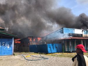 1 Terduga Pelaku Kericuhan Demo Tolak DOB Papua di Yahukimo Ditangkap 1 Terduga Pelaku Kericuhan Demo Tolak DOB Papua di Yahukimo Ditangkap