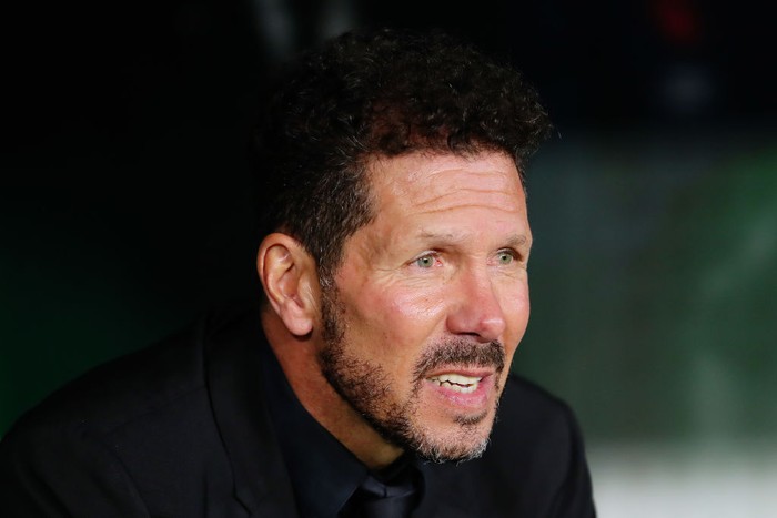 SEVILLE, SPAIN - MARCH 06: Diego Simeone, Head Coach of Atletico Madrid looks on prior to the LaLiga Santander match between Real Betis and Club Atletico de Madrid at Estadio Benito Villamarin on March 06, 2022 in Seville, Spain. (Photo by Fran Santiago/Getty Images)