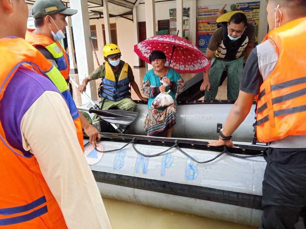 Banjir di Sumpiuh Banyumas, 1.500 Warga Mengungsi