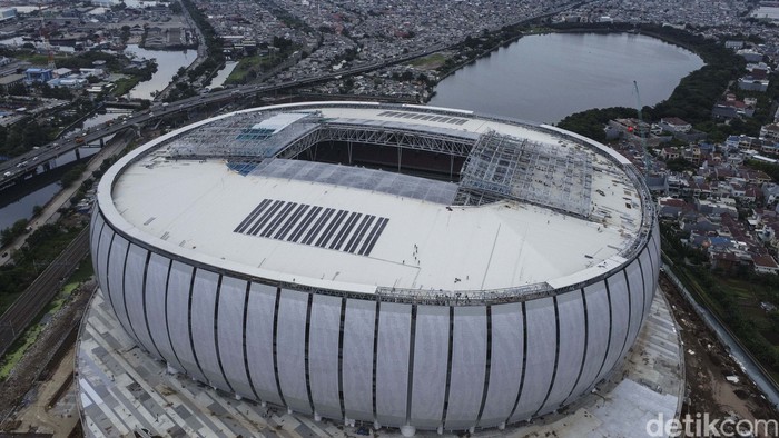 PT Jakarta Propertindo (JakPro) mengungkap progres pembangunan Jakarta International Stadium (JIS). Pembangunan stadion tersebut telah mencapai 98%.