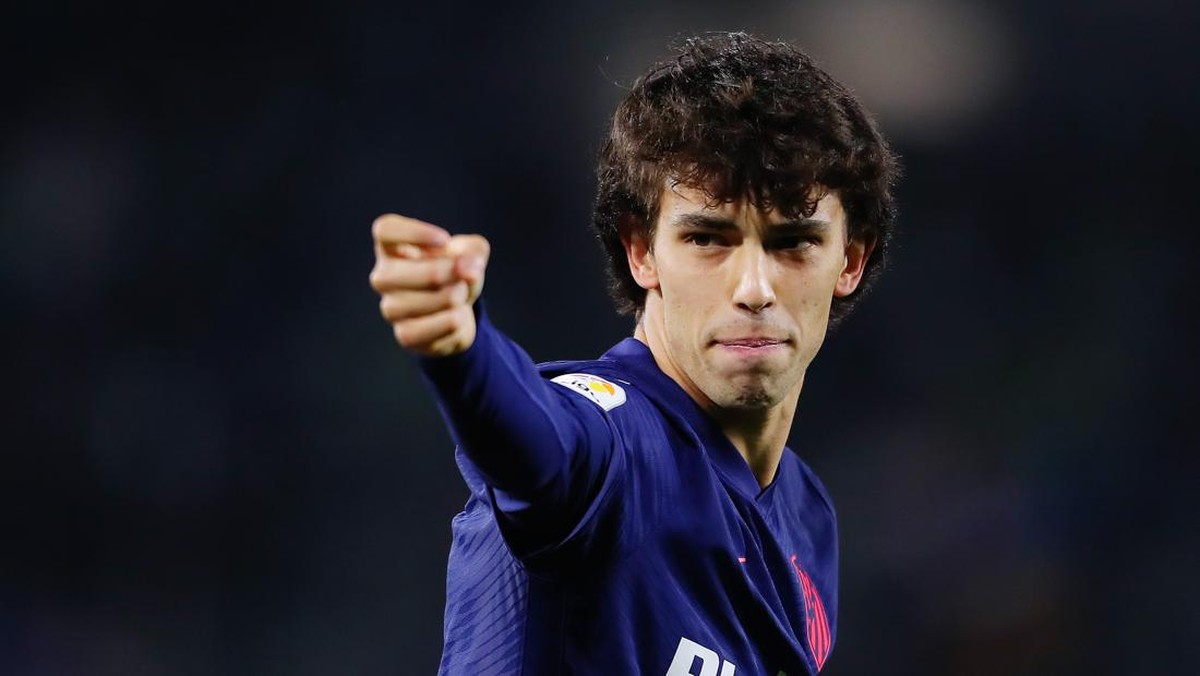Joao Felix mengancam Manchester United karena sedang on fire bersama Atletico Madrid. (Foto: Getty Images/Fran Santiago)