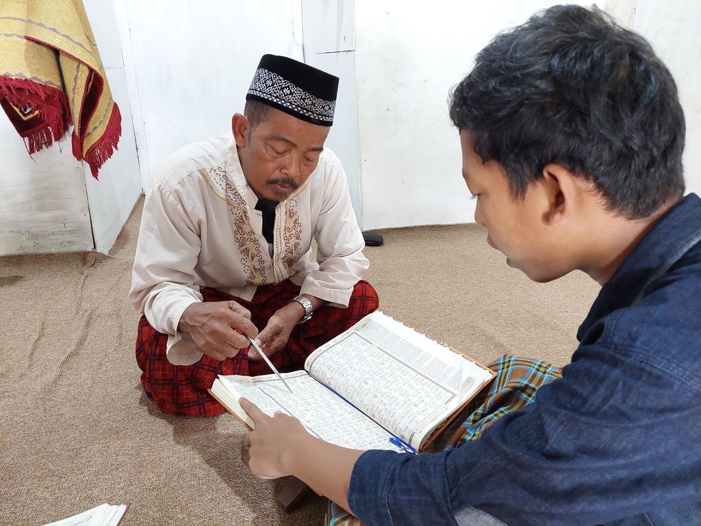 Kebaikan 1.000 Bulan: Mari Bantu Guru Ngaji Anak Pemulung di Bantar Gebang