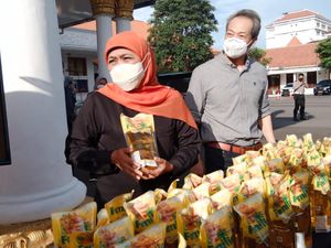 Atasi Kelangkaan Minyak Goreng Jelang Ramadhan, Khofifah Lakukan Ini Atasi Kelangkaan Minyak Goreng Jelang Ramadhan, Khofifah Lakukan Ini