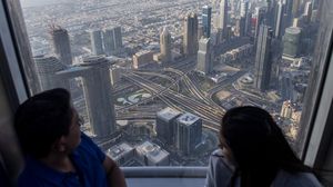 Menikmati Kota Dubai dari Burj Khalifa