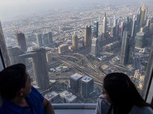 Menikmati Kota Dubai dari Burj Khalifa