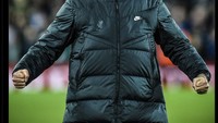 Manajer Liverpool Juergen Klopp pasti ikut senang. Kini si Merah, yang punya satu laga sisa lebih banyak, cuma terpaut empat poin dari Man City di puncak klasemen. Foto: dok. Twitter