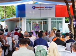 Bupati Rudy Gunawan Resmikan Bank Garut Cabang Pameungpeuk