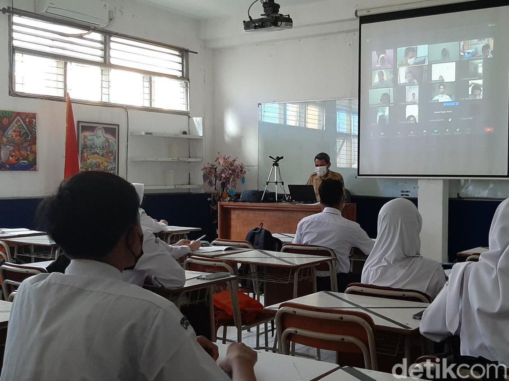 Nihil Daerah Level 4 di Perpanjangan PPKM Jawa-Bali, Ini Aturan PTM Level 1-3 Nihil Daerah Level 4 di Perpanjangan PPKM Jawa-Bali, Ini Aturan PTM Level 1-3