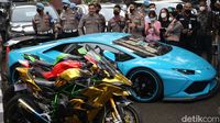 Segunung Barang Mewah dan Uang yang Disita dari Doni Salmanan