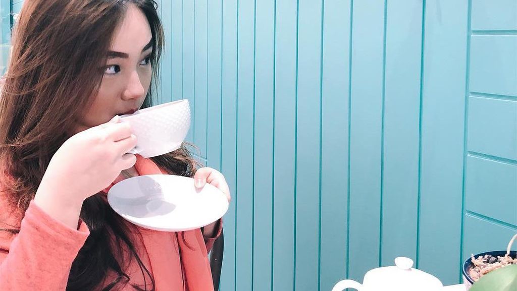Susyen Regina, Mantan Tunangan Indra Kenz yang Hobi Ngopi Cantik Susyen Regina, Mantan Tunangan Indra Kenz yang Hobi Ngopi Cantik
