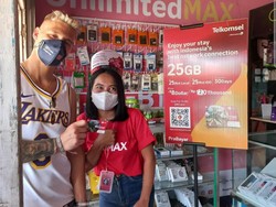 Saat Pebalap MotoGP Quartararo Belanja Kartu Perdana di Mandalika