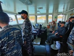Tumpangi KRI Sampari, Maruf Amin Terpesona Keindahan Labuan Bajo