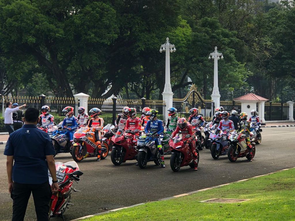 Suasana Jelang Parade MotoGP, Lalin Bundaran HI Masih Dibuka Umum