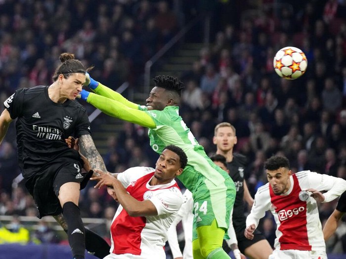 Benfica's Darwin Nunez scores his side's opening goal during the Champions League, round of 16, second leg soccer match between Ajax and Benfica at the Johan Cruyff ArenA in Amsterdam, Netherlands, Tuesday, March 15, 2022. (AP Photo/Peter Dejong)