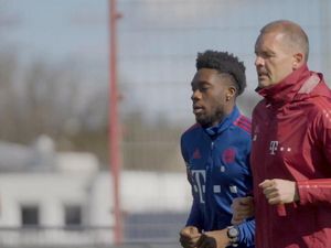 Video: Alphonso Davies Mulai Latihan Usai Absen karena Masalah Jantung