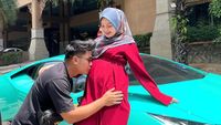 Potret Wanita Hamil yang Viral karena Sogok Suami Pakai Lamborghini Rp 6 M