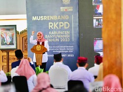 Singgung Setrika Keliling hingga Bank Tutup, Bupati Ipuk: Inovasi Jadi Kunci