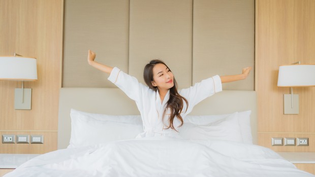 Mengubah gaya hidup jadi lebih sehat untuk turunkan berat badan di usia 45 tahun.