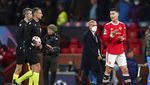 Foto Kesalnya Cristiano Ronaldo dengan Wasit MU Vs Atletico