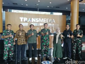 Kolaborasi CTARSA-TNI AL Tebar Kebaikan di Pulau Ndana NTT Kolaborasi CTARSA-TNI AL Tebar Kebaikan di Pulau Ndana NTT