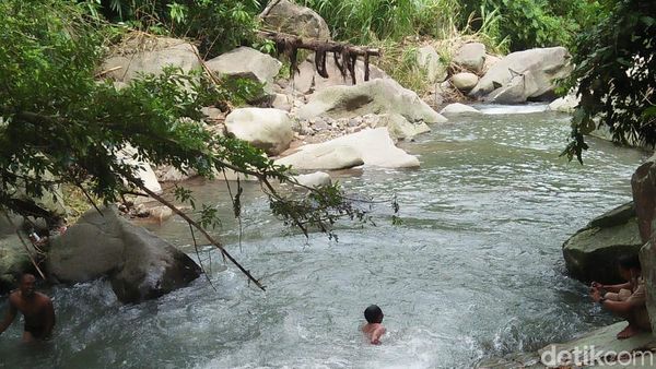 Foto Curug Mahrom-Leuwi Goong, Surga Baru di Purwakarta