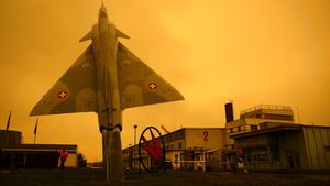 Debu Gurun Sahara Ubah Langit Eropa Menguning Kemerahan