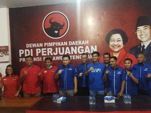 Demokrat-PDIP Sultra Keluarkan Pernyataan Bersama Tolak Penundaan Pemilu 2024 Demokrat-PDIP Sultra Keluarkan Pernyataan Bersama Tolak Penundaan Pemilu 2024