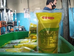 Minyak Goreng Disita Polisi di Gudang Depok Pakai Kemasan Wasilah 212