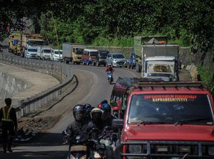 Imbas Jalan Tomo Ambles, Cirebon-Bandung Dialihkan Situasional Imbas Jalan Tomo Ambles, Cirebon-Bandung Dialihkan Situasional