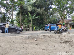 Warga Lebak: Kecelakaan Sering Terjadi di Jl Ir Sutami yang Rusak
