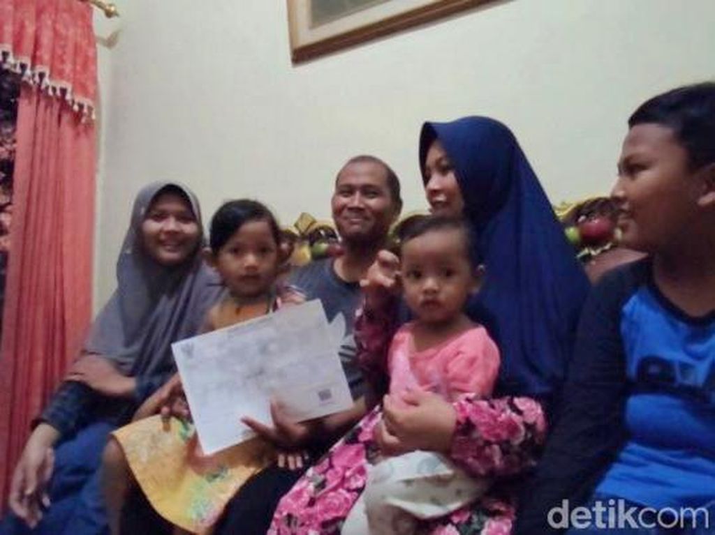 Alasan Ortu di Banyuwangi Enggan Ganti Nama 4 Anak yang Cuma 1 Huruf Alasan Ortu di Banyuwangi Enggan Ganti Nama 4 Anak yang Cuma 1 Huruf