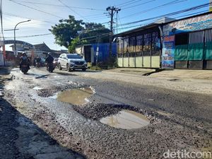 DPRD Sulsel Usul Anggaran Wagub Rp 7 M Digeser Tangani Jalan Antang Makassar DPRD Sulsel Usul Anggaran Wagub Rp 7 M Digeser Tangani Jalan Antang Makassar