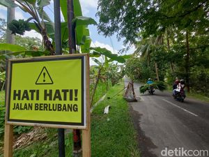 Lubang Menganga di Jalan Pengasih-Nanggulan Kulon Progo, Sering Bikin Celaka
