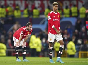 Man United 5 Tahun Puasa Trofi Man United 5 Tahun Puasa Trofi