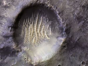 Foto-foto Close Up Planet Mars yang Orang Belum Lihat