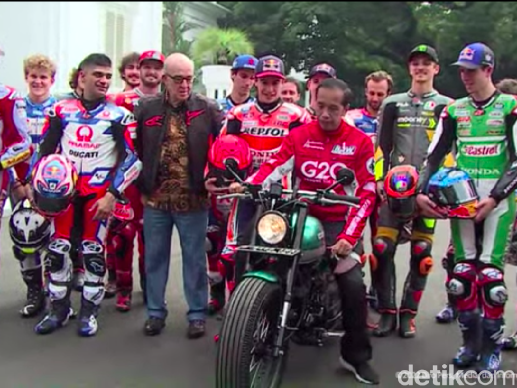 Pak Jokowi, Kok Nggak Ikut Parade Bareng Pebalap MotoGP? Pak Jokowi, Kok Nggak Ikut Parade Bareng Pebalap MotoGP?