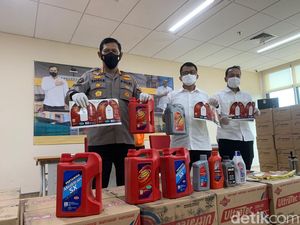 Polri Ungkap Pemalsuan Oli Berbagai Merek di Jakut-Tangerang Polri Ungkap Pemalsuan Oli Berbagai Merek di Jakut-Tangerang