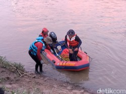 Pemotor Hilang Karena Nekat Terjang Arus Banjir di Ciamis