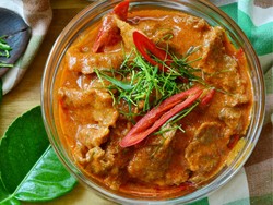 Resep Daging Kari Merah yang Kuahnya Kental dan Pedasnya Nendang
