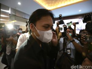 Bareskrim Akan Periksa Yayasan Penerima Donasi Rp 400 Juta Rizky Febian Bareskrim Akan Periksa Yayasan Penerima Donasi Rp 400 Juta Rizky Febian