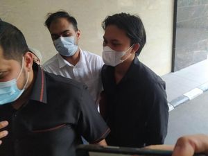 Rizky Febian Ungkap Uang Rp 400 Juta dari Doni Salmanan untuk Donasi Rizky Febian Ungkap Uang Rp 400 Juta dari Doni Salmanan untuk Donasi
