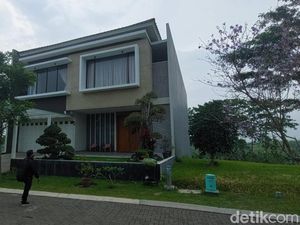 Snapshot: Penampakan Rumah Mewah Doni Salmanan yang Disita Polisi Snapshot: Penampakan Rumah Mewah Doni Salmanan yang Disita Polisi