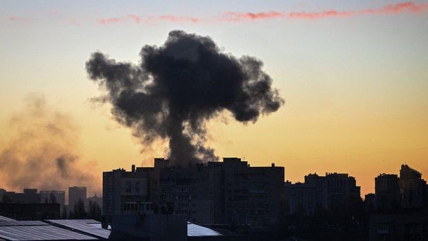 Rusia serbu Ukraina: Gempuran artileri dan pesawat terus berlangsung, warga Mariupol yang berlindung menderita sepsis, jurnalis terbunuh di Kyiv