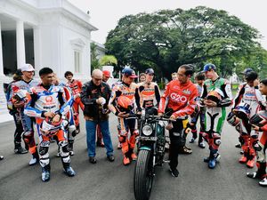 Histerisnya Warga Saksikan Pembalap MotoGP Tinggalkan Jakarta